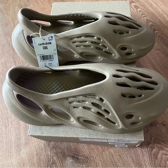 Yezzy Foam Runner Taupe Size 8 - Picture 2 of 8